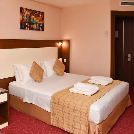 Ozgobek Ronesans De Luxe ホテル 4*