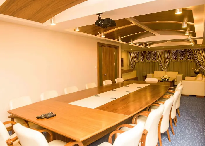 Hotel Ozgobek Ronesans De Luxe Uşak