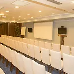 מלון Ozgobek Ronesans De Luxe אושאק
