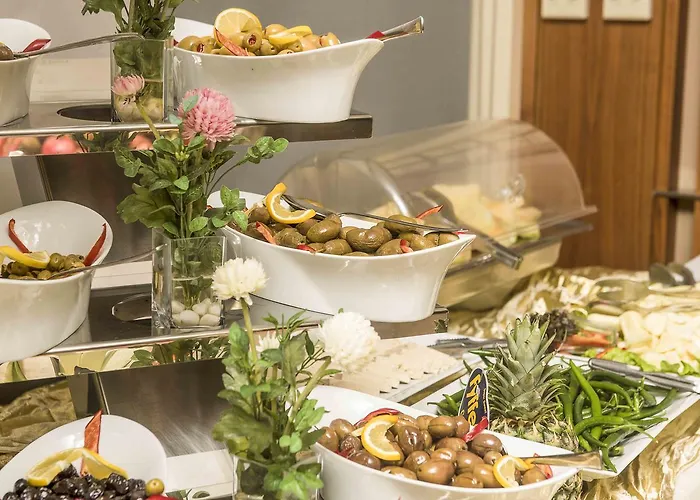 Hotel Ozgobek Ronesans De Luxe Uşak