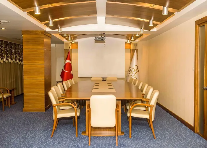 Hotel Ozgobek Ronesans De Luxe 4*